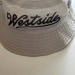 Script Taslan Bucket Hat Westside